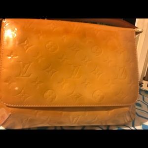 Authentic Louis Vuitton Thomas Street Soft Beige